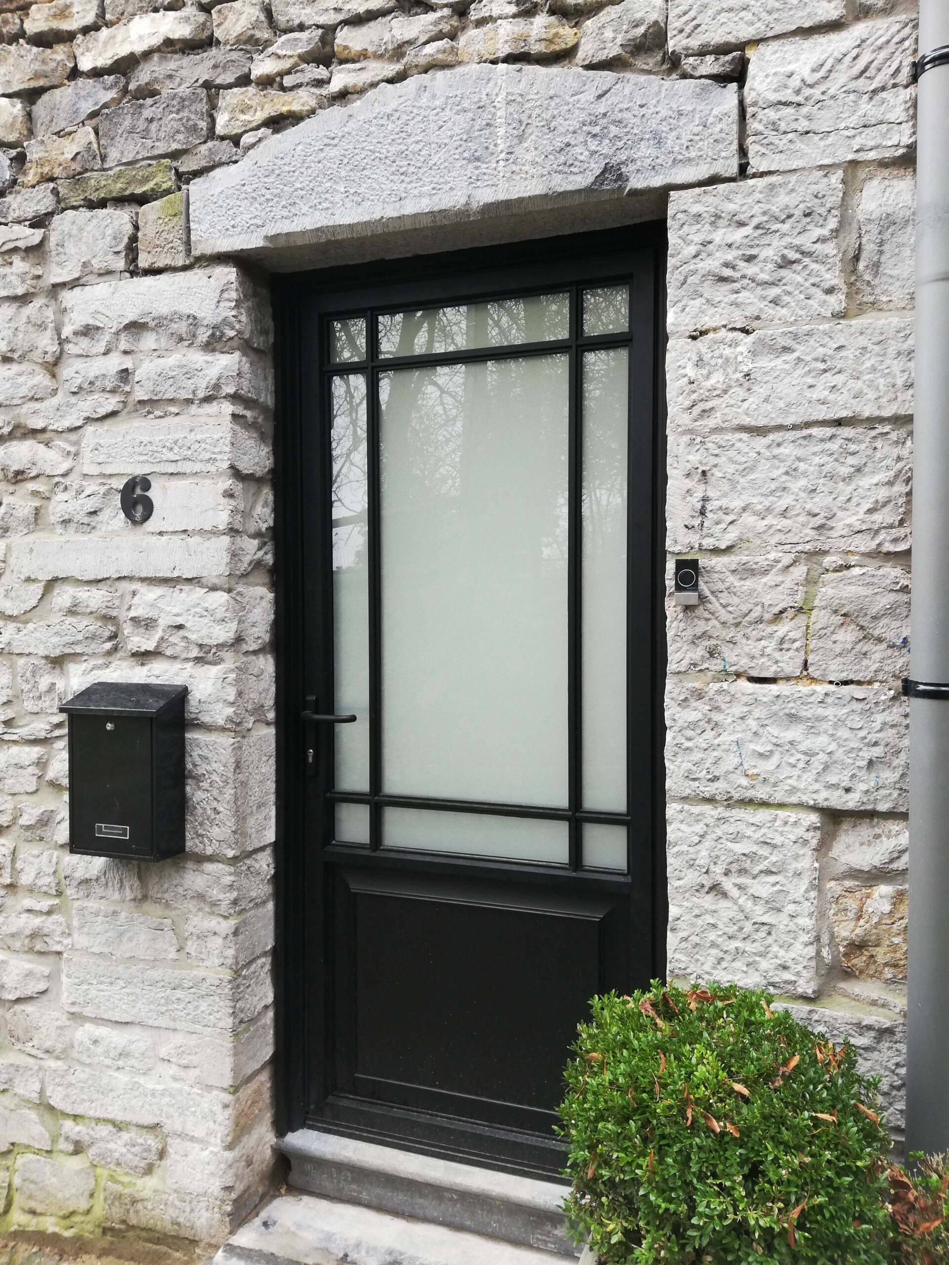 Porte en aluminium Alunion pour bâtiment ancien Porte en aluminium Alunion pour bâtiment ancien