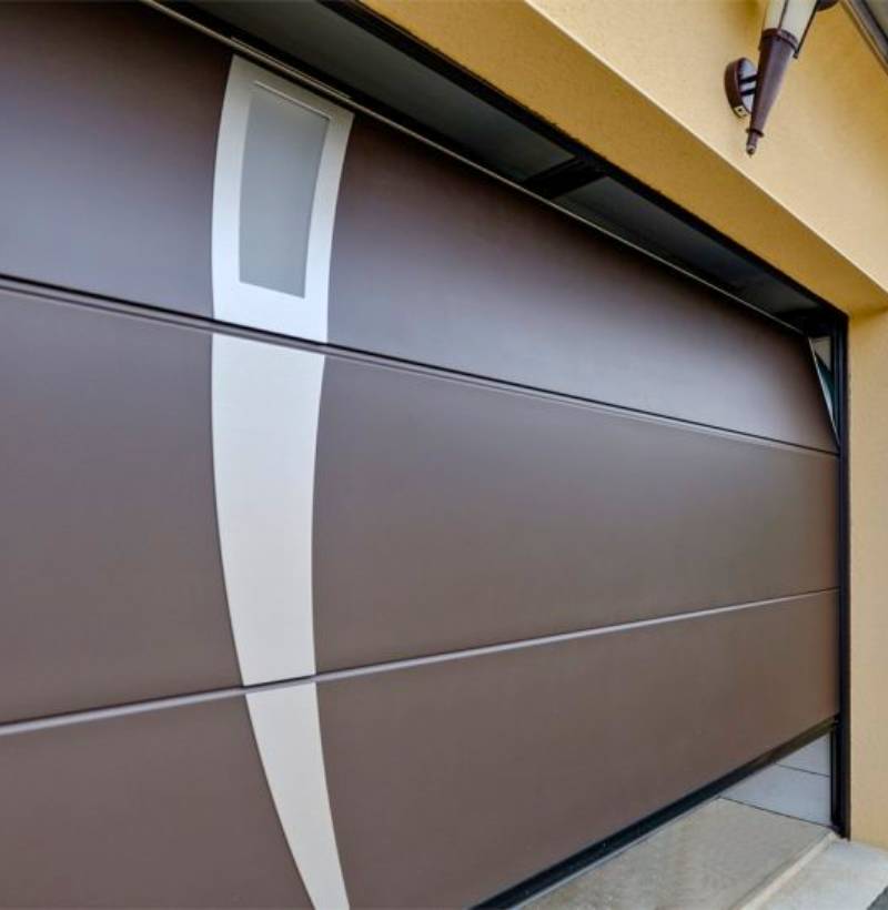 Réalisation d'une porte de garage par Alunion